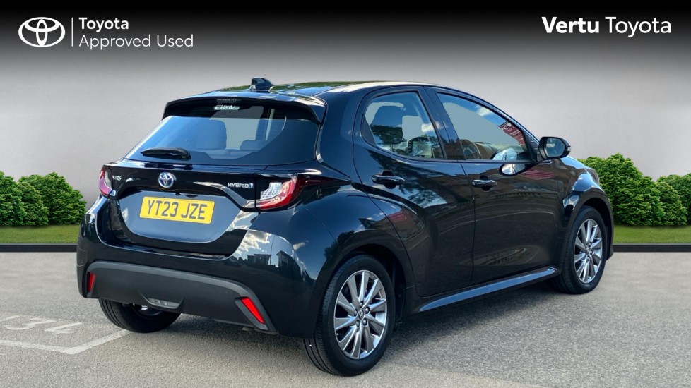 Toyota Yaris 1.5 Hybrid Icon 5dr CVT Hybrid Hatchback - Image 2