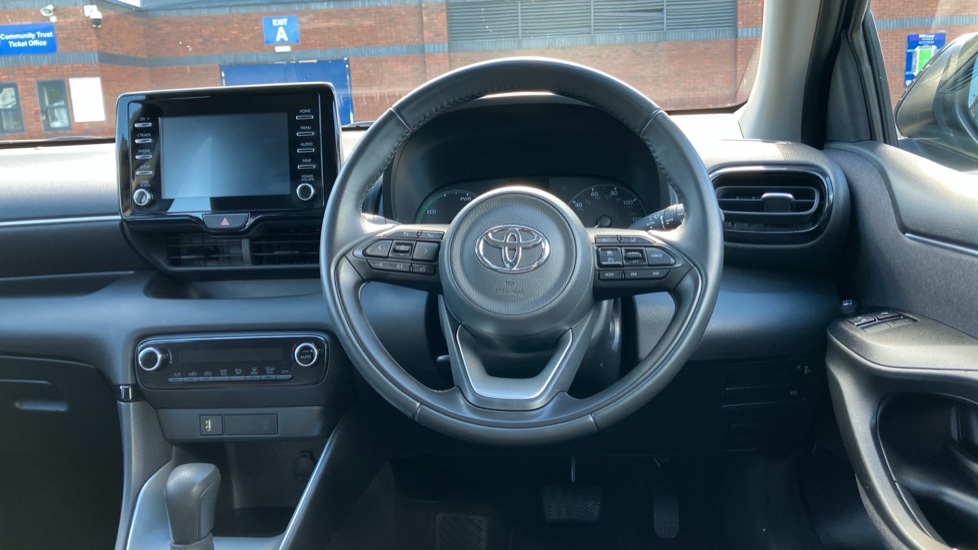 Toyota Yaris 1.5 Hybrid Icon 5dr CVT Hybrid Hatchback - Image 7