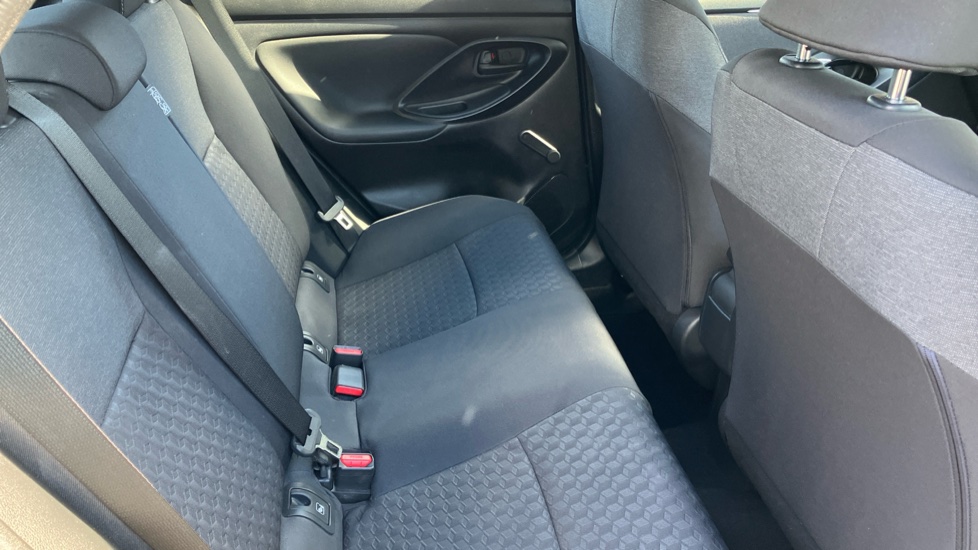 Toyota Yaris 1.5 Hybrid Icon 5dr CVT Hybrid Hatchback - Image 8