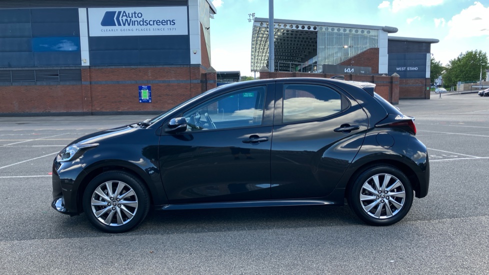 Toyota Yaris 1.5 Hybrid Icon 5dr CVT Hybrid Hatchback - Image 24
