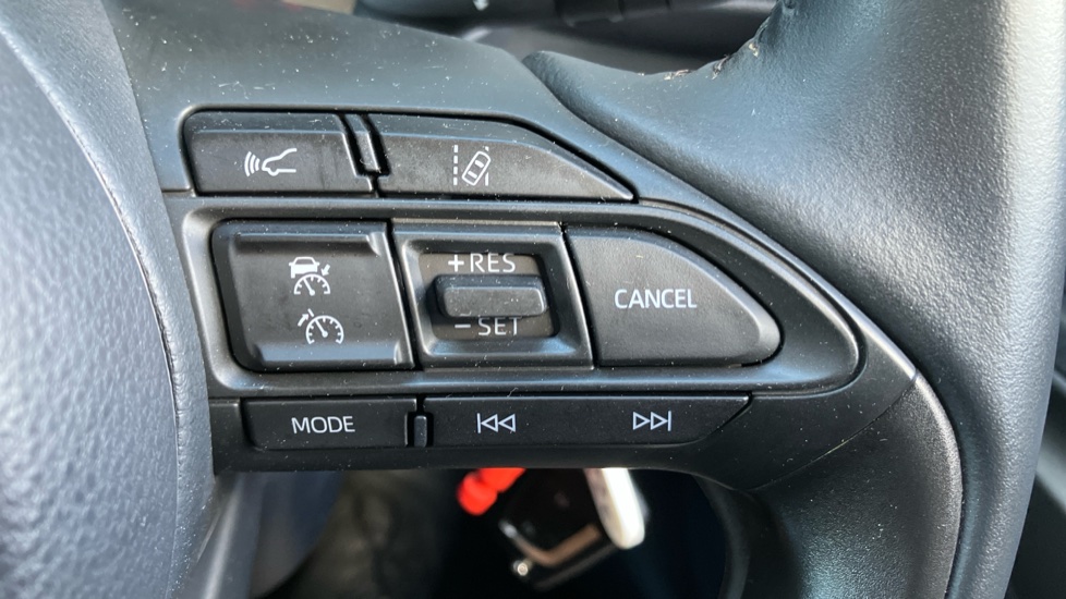 Toyota Yaris 1.5 Hybrid Icon 5dr CVT Hybrid Hatchback - Image 29