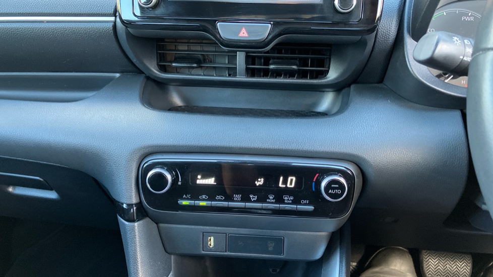 Toyota Yaris 1.5 Hybrid Icon 5dr CVT Hybrid Hatchback - Image 32