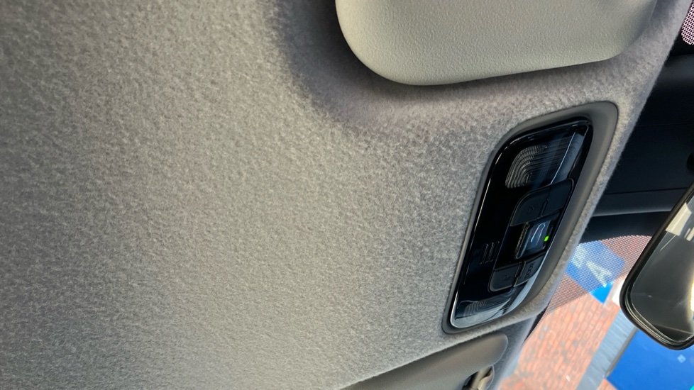 Toyota Yaris 1.5 Hybrid Icon 5dr CVT Hybrid Hatchback - Image 37