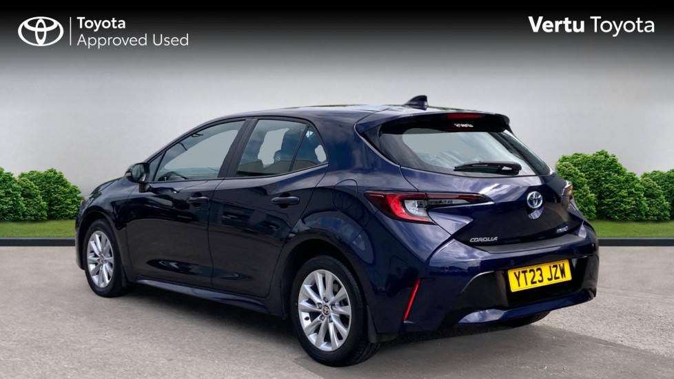 Toyota Corolla 1.8 Hybrid Icon 5dr CVT Hybrid Hatchback - Image 4