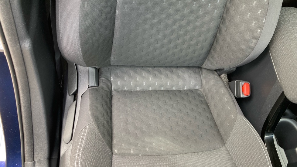 Toyota Corolla 1.8 Hybrid Icon 5dr CVT Hybrid Hatchback - Image 14