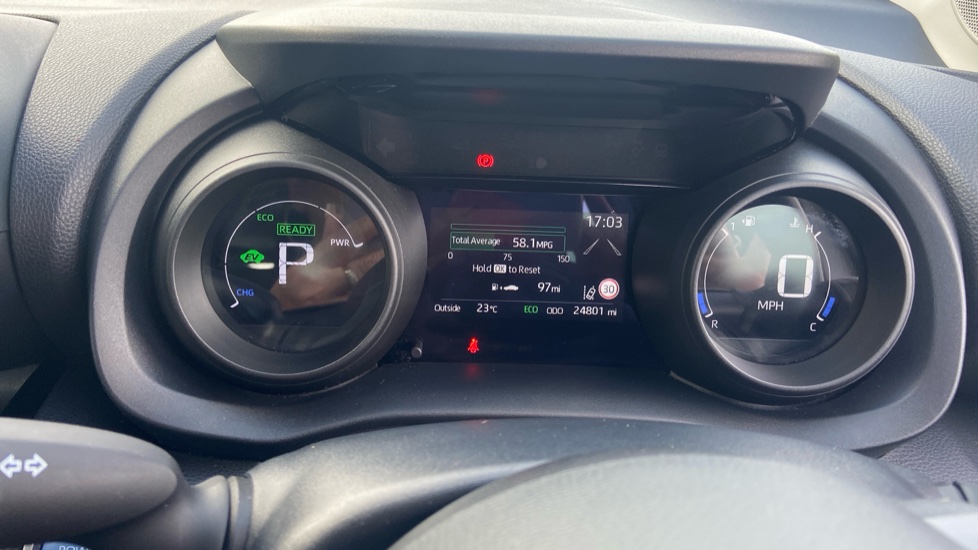 Toyota Yaris Cross 1.5 Hybrid Icon 5dr CVT Hybrid Estate - Image 11