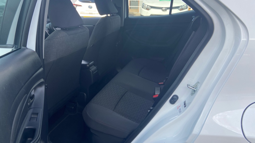 Toyota Yaris Cross 1.5 Hybrid Icon 5dr CVT Hybrid Estate - Image 15