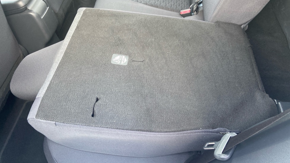 Toyota Yaris Cross 1.5 Hybrid Icon 5dr CVT Hybrid Estate - Image 18