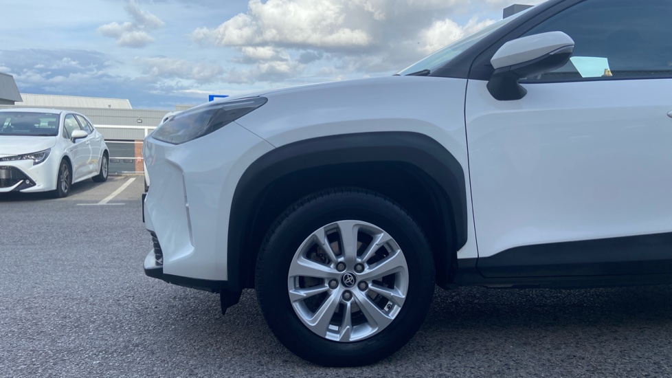 Toyota Yaris Cross 1.5 Hybrid Icon 5dr CVT Hybrid Estate - Image 25