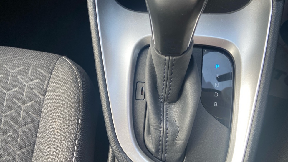 Toyota Yaris Cross 1.5 Hybrid Icon 5dr CVT Hybrid Estate - Image 35