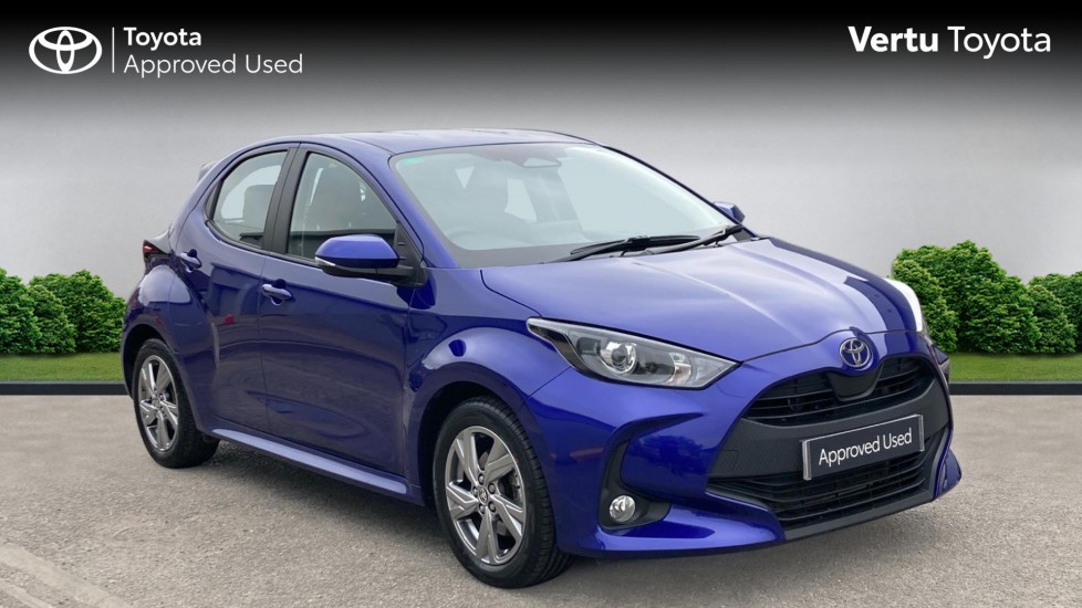 Toyota Yaris 1.5 Hybrid Icon 5dr CVT Hybrid Hatchback - Image 1