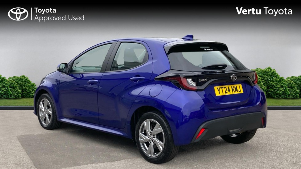 Toyota Yaris 1.5 Hybrid Icon 5dr CVT Hybrid Hatchback - Image 4