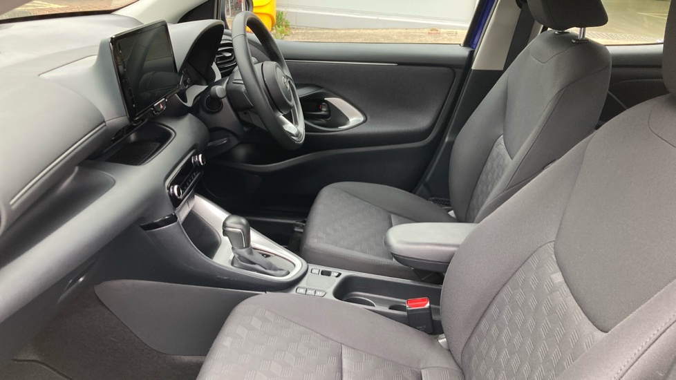 Toyota Yaris 1.5 Hybrid Icon 5dr CVT Hybrid Hatchback - Image 5