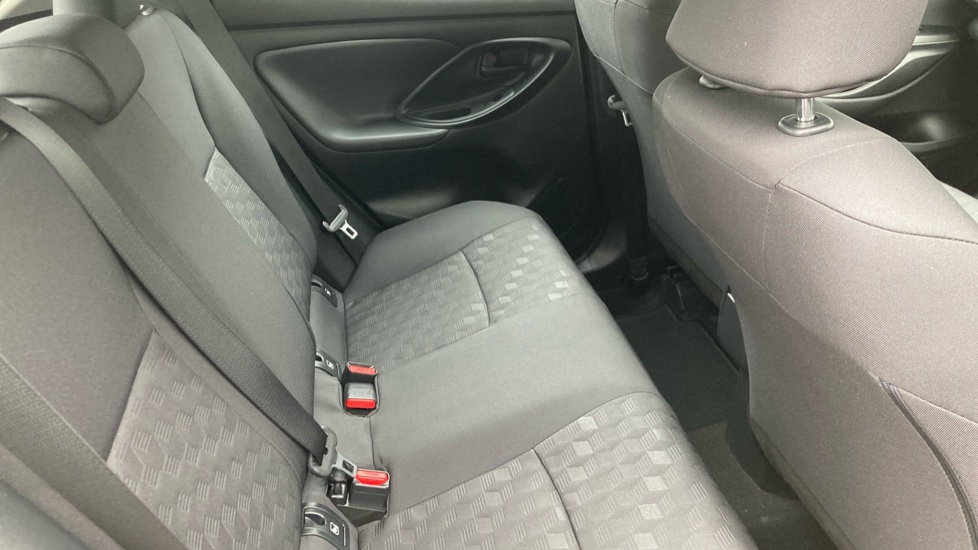 Toyota Yaris 1.5 Hybrid Icon 5dr CVT Hybrid Hatchback - Image 8