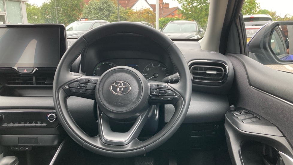 Toyota Yaris 1.5 Hybrid Icon 5dr CVT Hybrid Hatchback - Image 10