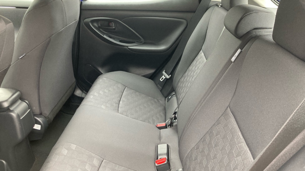 Toyota Yaris 1.5 Hybrid Icon 5dr CVT Hybrid Hatchback - Image 15