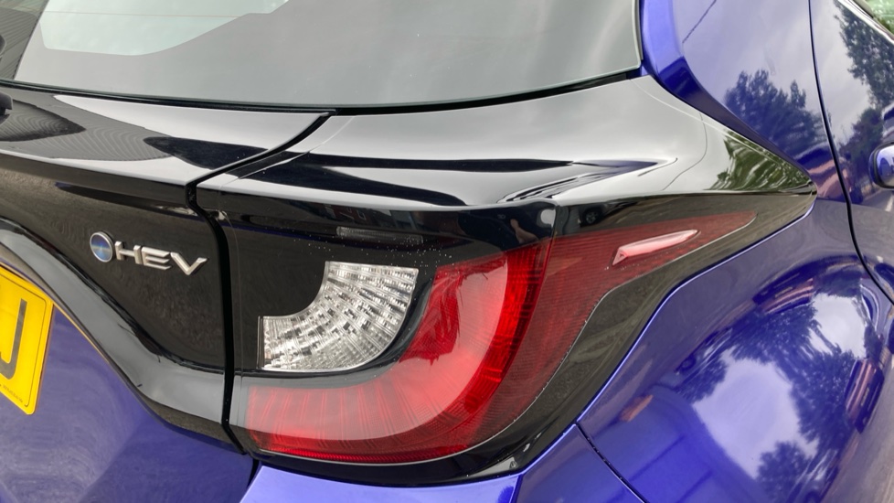 Toyota Yaris 1.5 Hybrid Icon 5dr CVT Hybrid Hatchback - Image 21