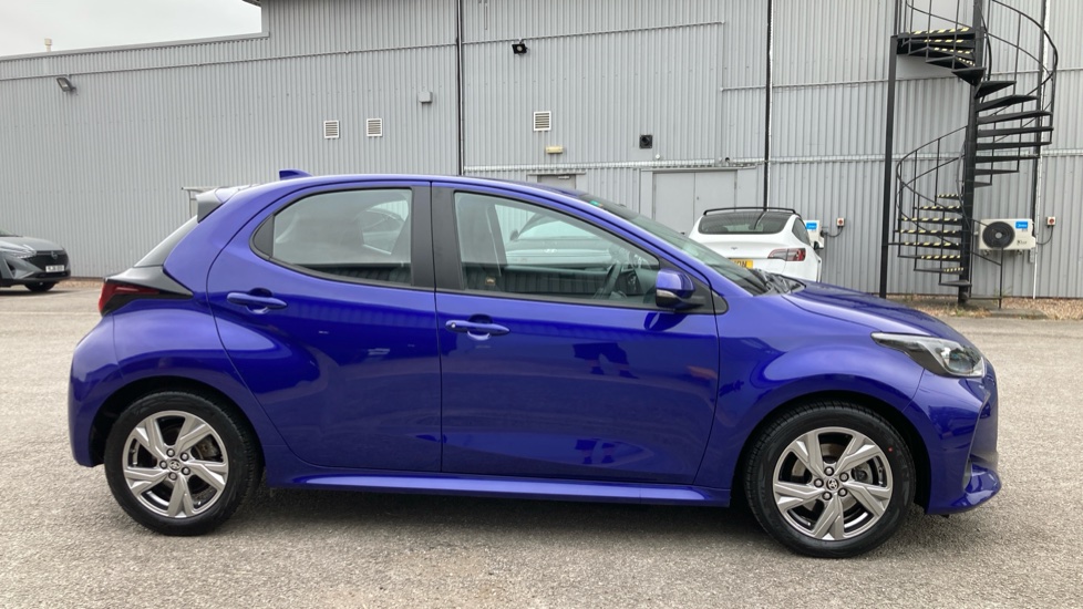 Toyota Yaris 1.5 Hybrid Icon 5dr CVT Hybrid Hatchback - Image 23