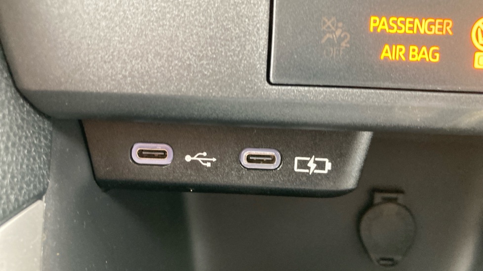 Toyota Yaris 1.5 Hybrid Icon 5dr CVT Hybrid Hatchback - Image 35