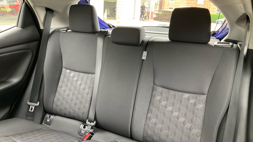 Toyota Yaris 1.5 Hybrid Icon 5dr CVT Hybrid Hatchback - Image 40