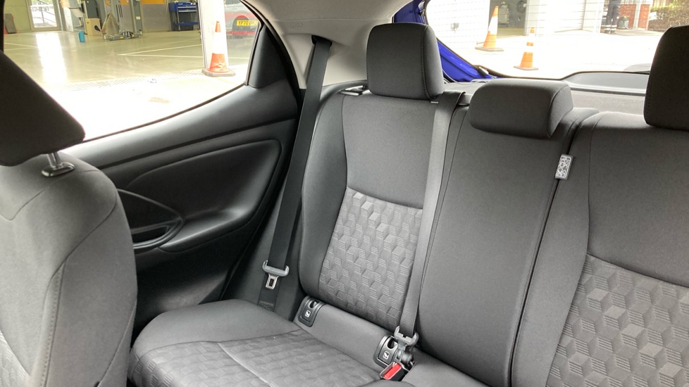 Toyota Yaris 1.5 Hybrid Icon 5dr CVT Hybrid Hatchback - Image 41