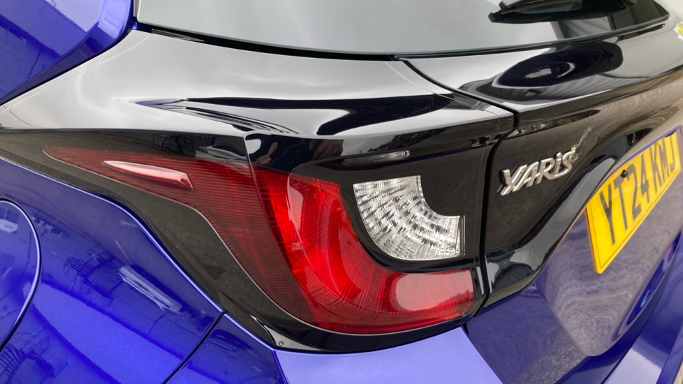 Toyota Yaris 1.5 Hybrid Icon 5dr CVT Hybrid Hatchback - Image 42