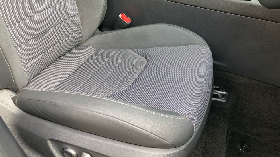 Toyota C-HR 1.8 Hybrid Excel 5dr CVT Hybrid Hatchback - Image 17