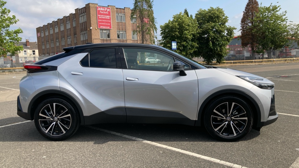 Toyota C-HR 1.8 Hybrid Excel 5dr CVT Hybrid Hatchback - Image 23