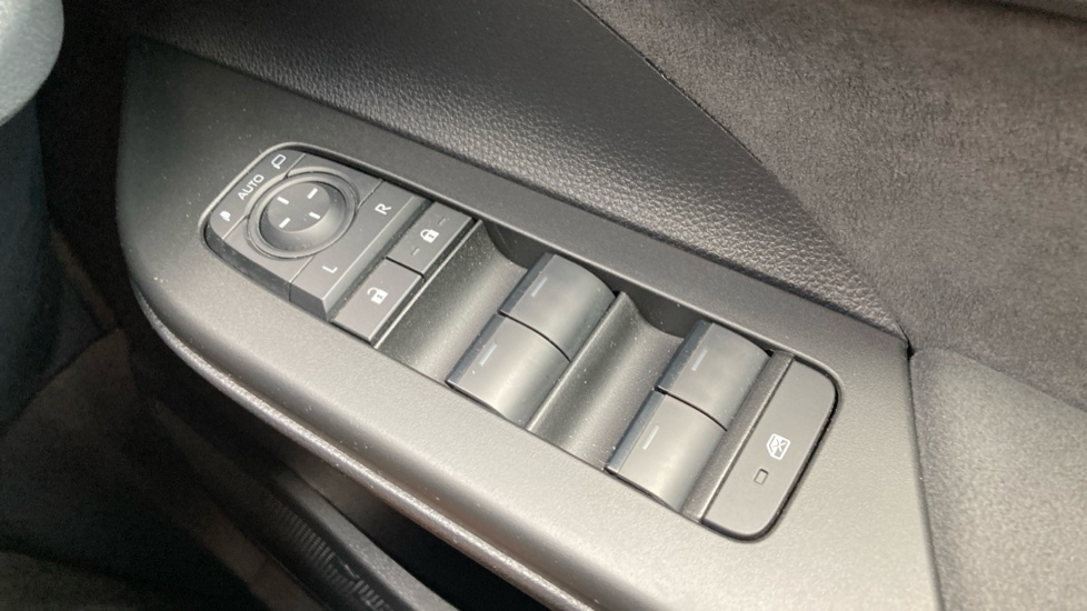 Toyota C-HR 1.8 Hybrid Excel 5dr CVT Hybrid Hatchback - Image 31