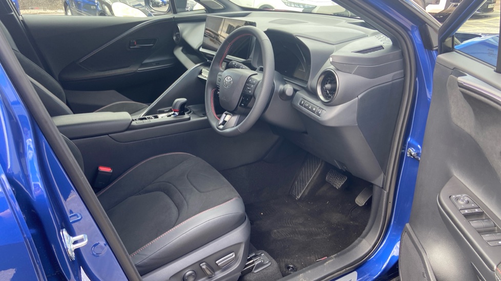 Toyota C-HR 2.0 PHEV GR Sport 5dr CVT Hatchback - Image 18
