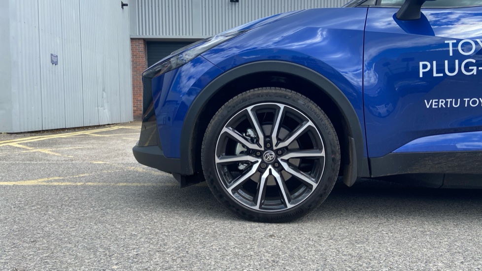 Toyota C-HR 2.0 PHEV GR Sport 5dr CVT Hatchback - Image 25