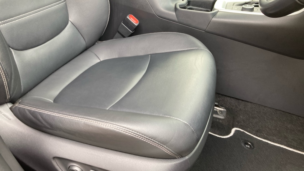 Toyota RAV4 2.5 VVT-i Hybrid Excel 5dr CVT Hybrid Estate - Image 17