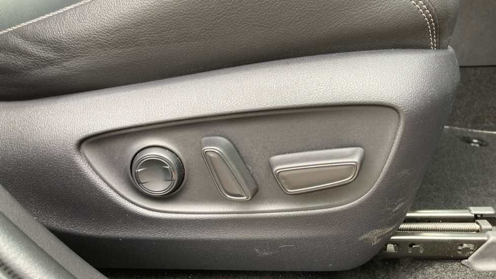Toyota RAV4 2.5 VVT-i Hybrid Excel 5dr CVT Hybrid Estate - Image 30