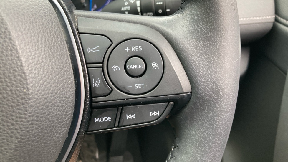 Toyota RAV4 2.5 VVT-i Hybrid Excel 5dr CVT Hybrid Estate - Image 32
