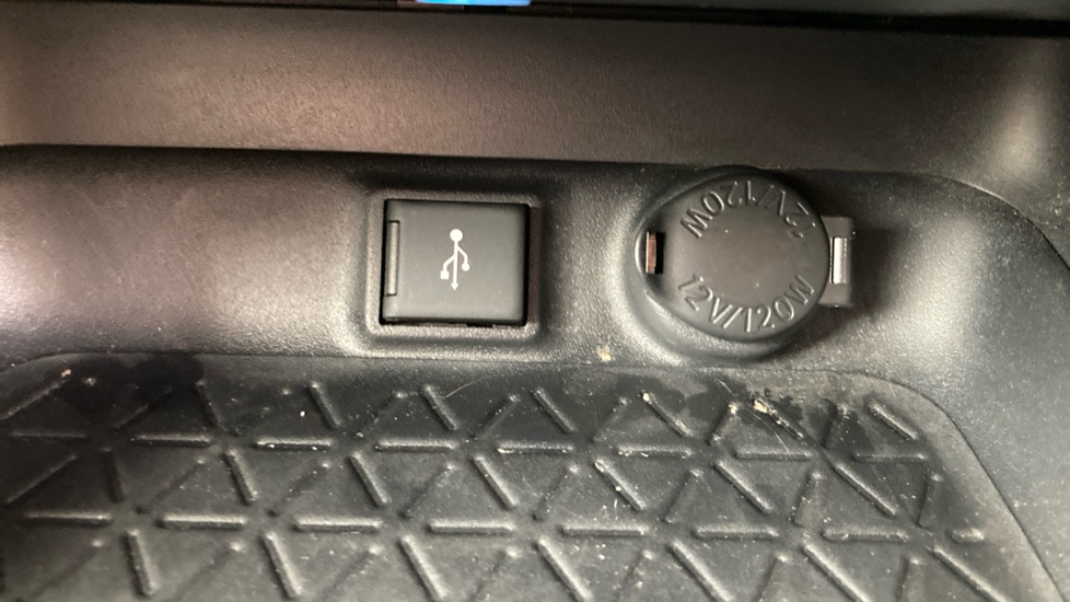 Toyota RAV4 2.5 VVT-i Hybrid Excel 5dr CVT Hybrid Estate - Image 37
