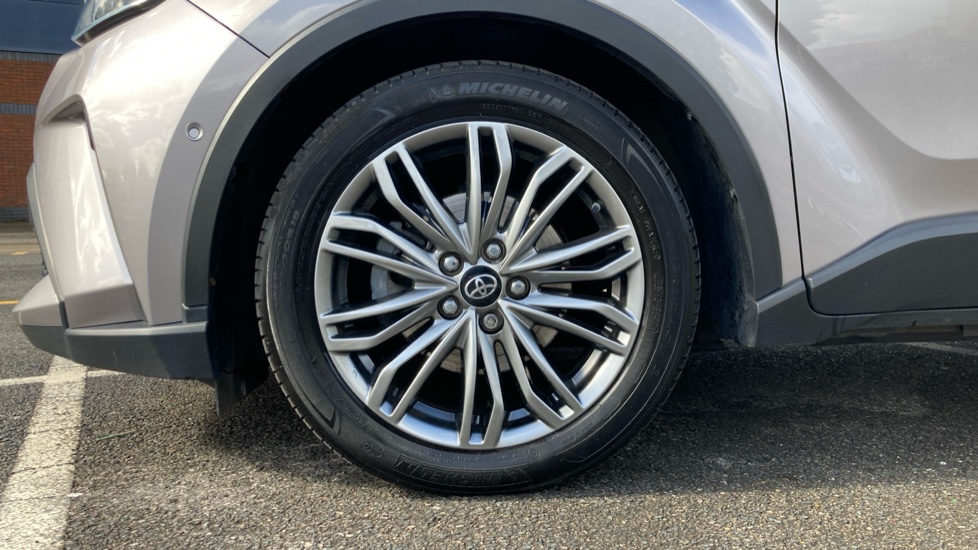 Toyota C-HR 1.8 Hybrid Excel 5dr CVT Hybrid Hatchback - Image 25