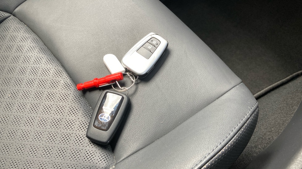 Toyota C-HR 1.8 Hybrid Excel 5dr CVT Hybrid Hatchback - Image 28