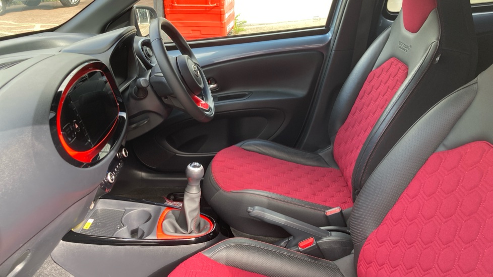 Toyota Aygo X 1.0 VVT-i Undercover 5dr Petrol Hatchback - Image 5