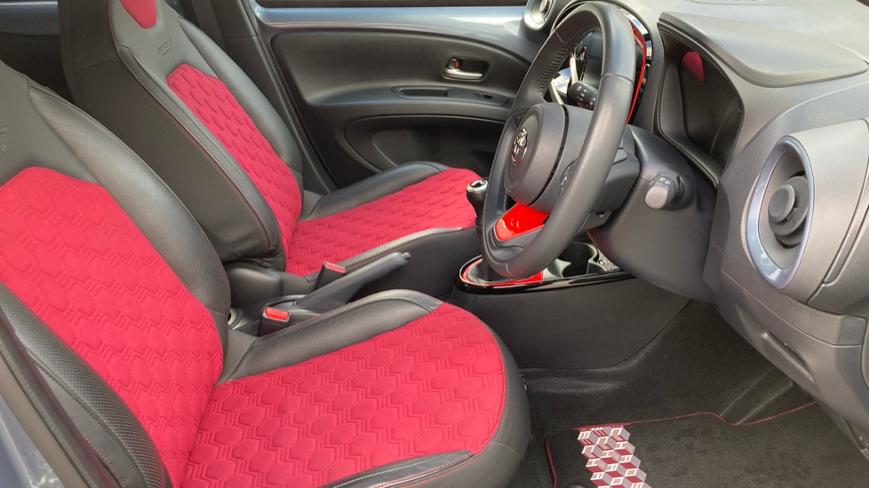 Toyota Aygo X 1.0 VVT-i Undercover 5dr Petrol Hatchback - Image 12