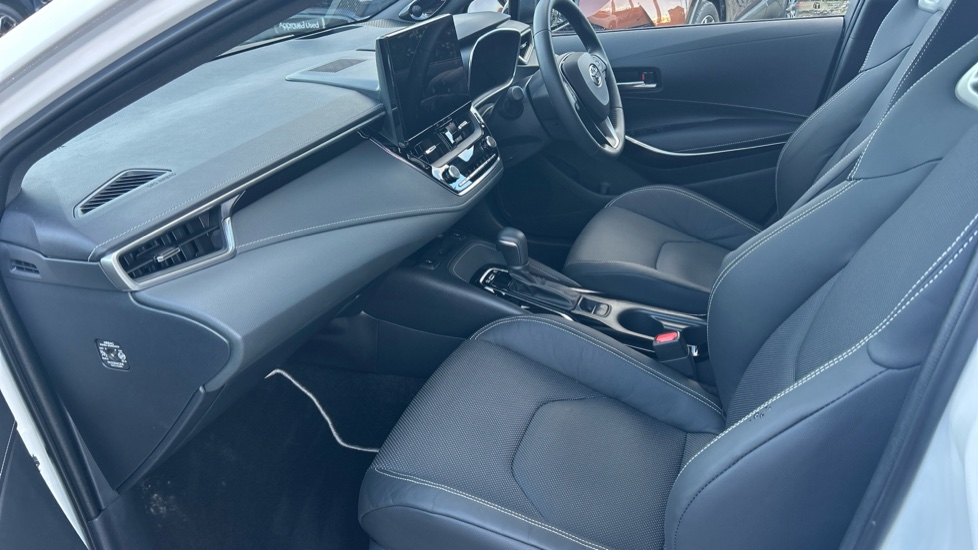 Toyota Corolla 1.8 Hybrid Excel 5dr CVT Hybrid Hatchback - Image 10
