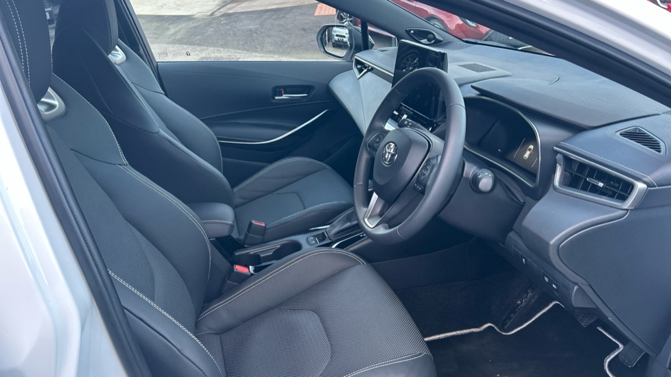 Toyota Corolla 1.8 Hybrid Excel 5dr CVT Hybrid Hatchback - Image 11