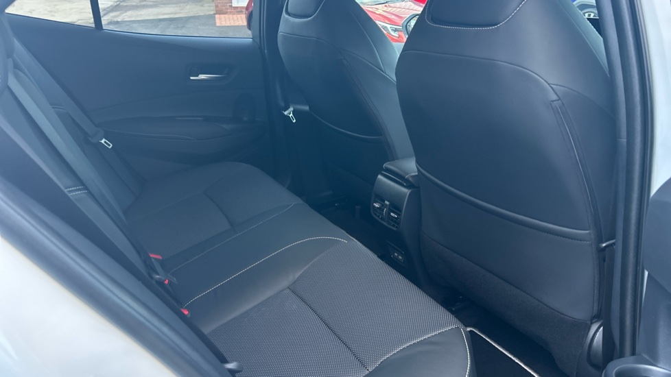 Toyota Corolla 1.8 Hybrid Excel 5dr CVT Hybrid Hatchback - Image 12