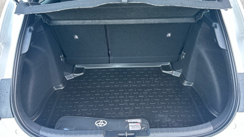 Toyota Corolla 1.8 Hybrid Excel 5dr CVT Hybrid Hatchback - Image 14