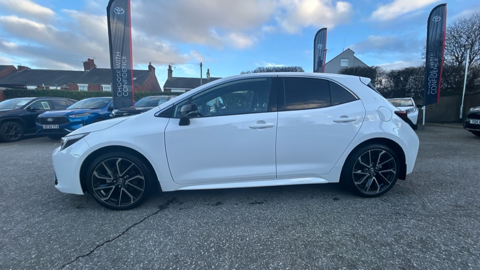 Toyota Corolla 1.8 Hybrid Excel 5dr CVT Hybrid Hatchback - Image 17