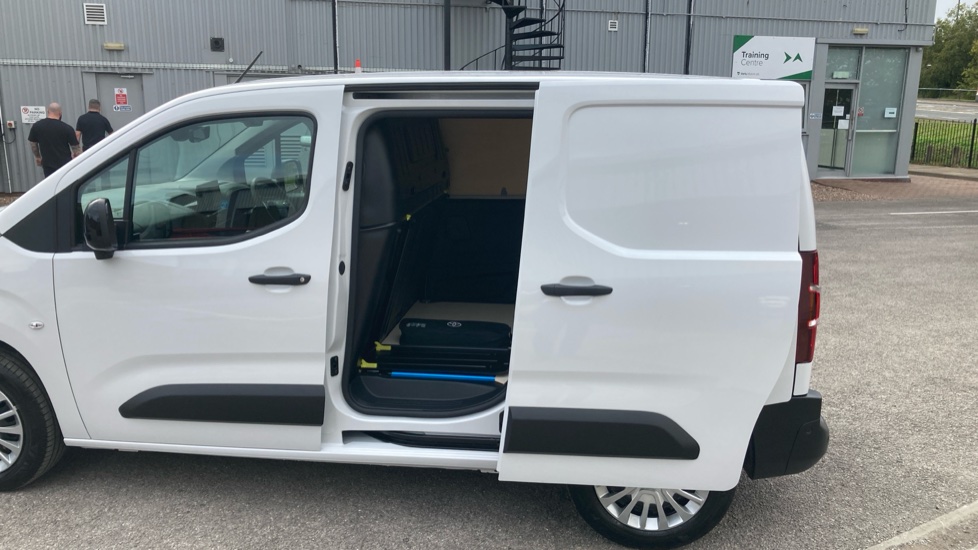 Toyota Proace City L1 Diesel 1.5D 100 Icon Van - Image 15