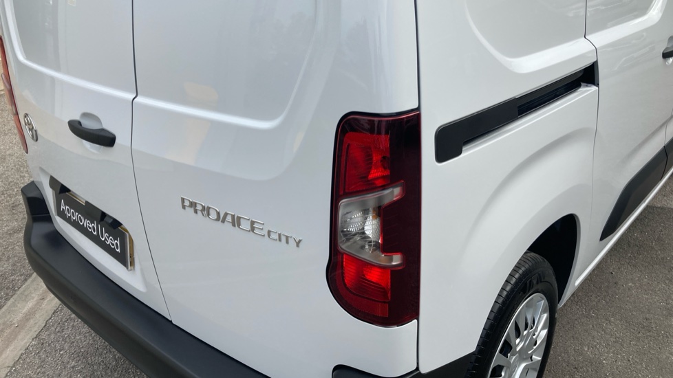 Toyota Proace City L1 Diesel 1.5D 100 Icon Van - Image 21