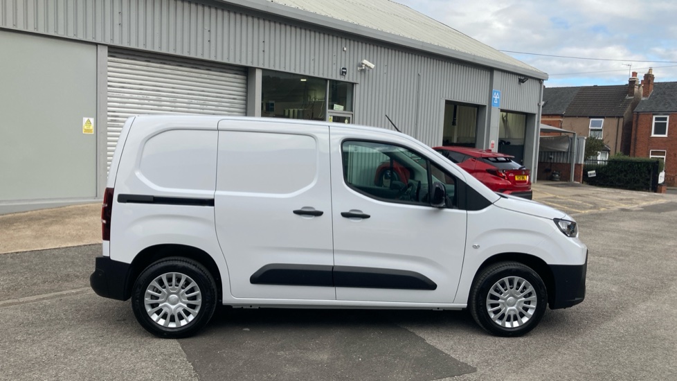 Toyota Proace City L1 Diesel 1.5D 100 Icon Van - Image 23