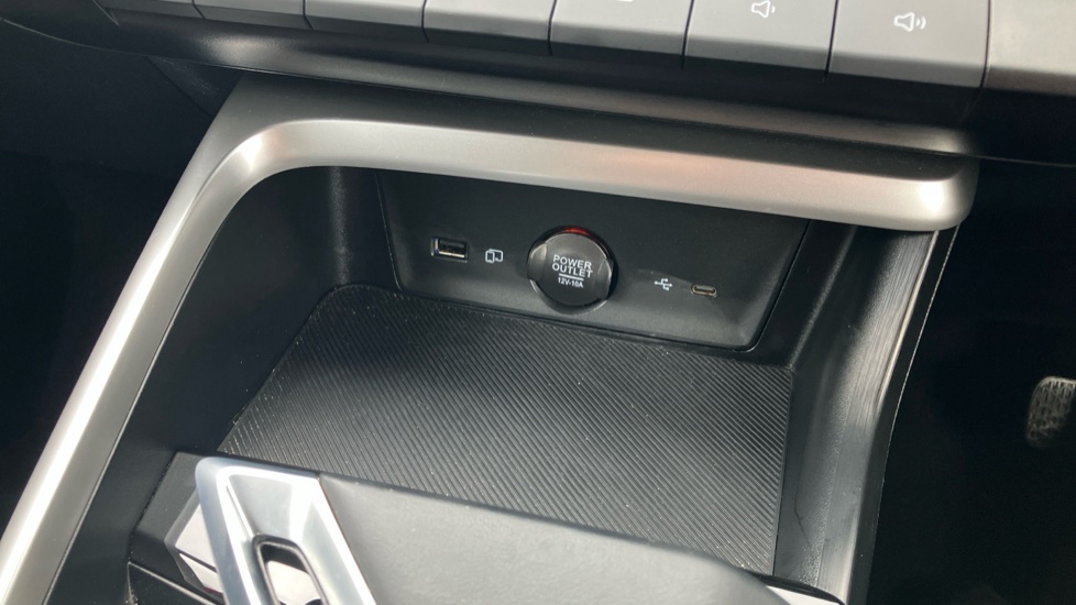 MG ZS 1.5 Hybrid+ Trophy 5dr Auto Hybrid Hatchback - Image 32