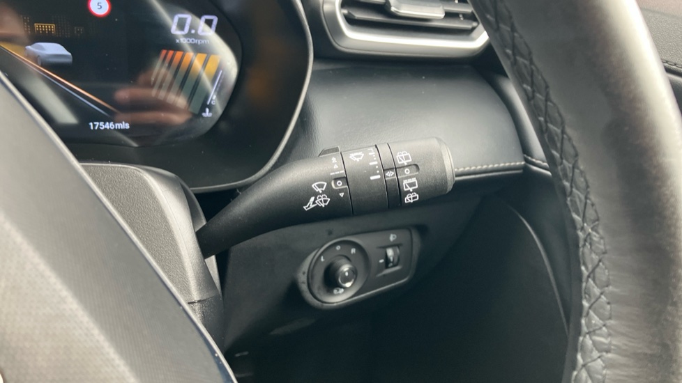 MG ZS 1.5 Hybrid+ Trophy 5dr Auto Hybrid Hatchback - Image 38