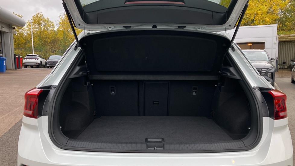 Volkswagen T-Roc 1.5 TSI R-Line 5dr Petrol Hatchback - Image 4